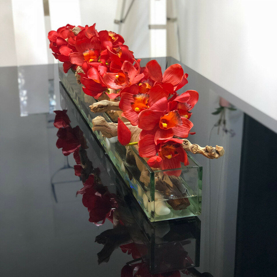 Moderner Glaspflanztopf „Modern Home“ 122 cm mit roten Cymbidien